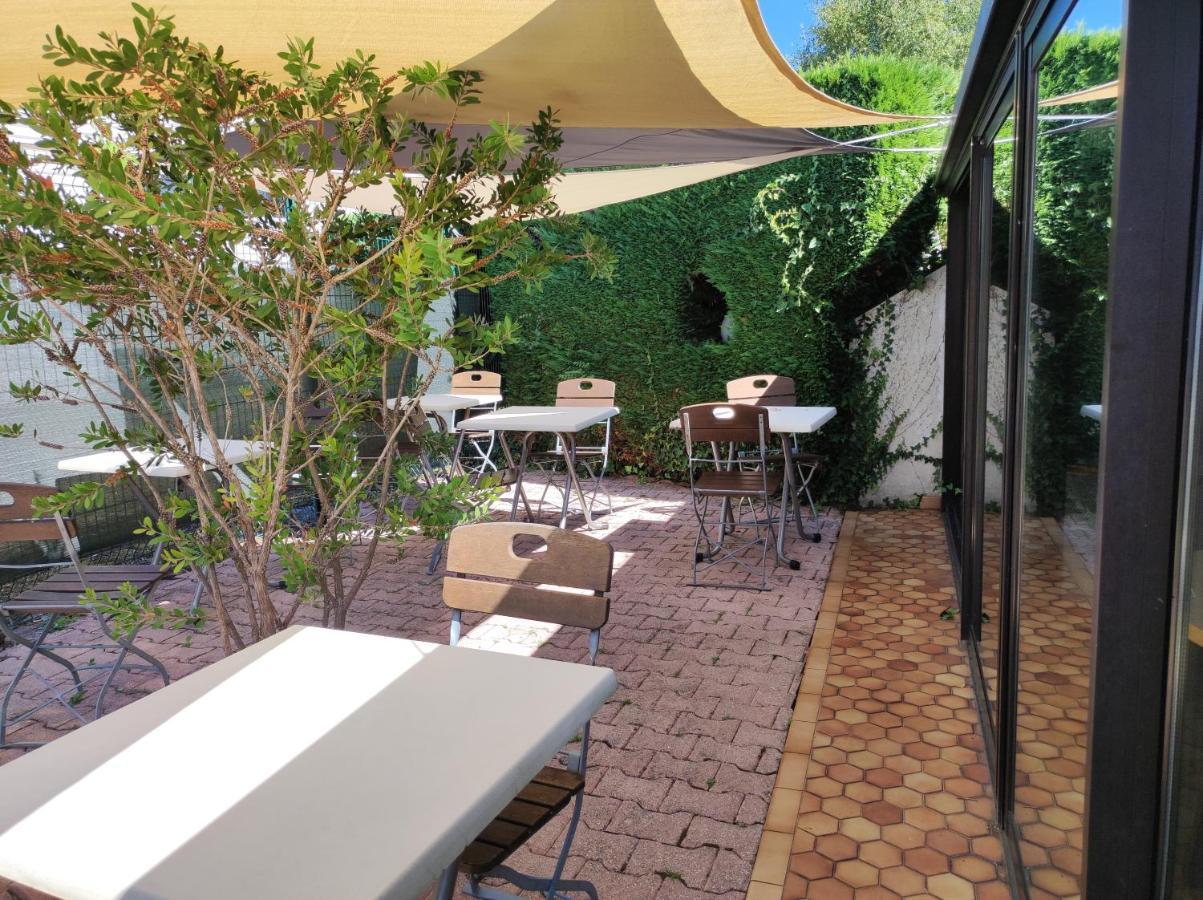 Kyriad Tarbes Odos Buitenkant foto